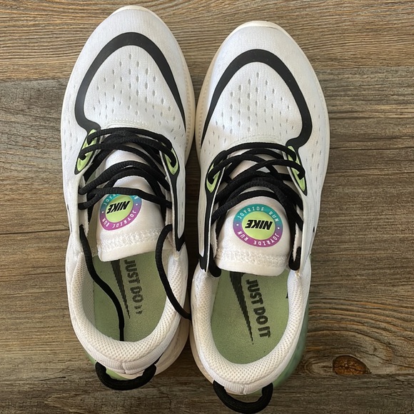 nike womens shoes - Picture 2 of 2